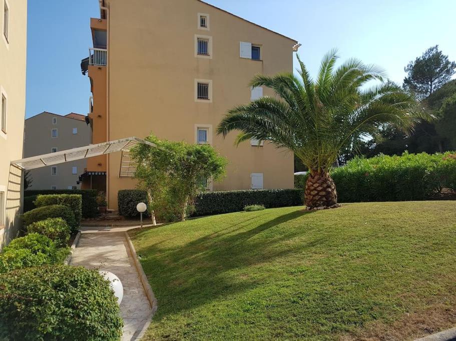 Joli A 100m De La Mer, Jardin Et Piscine